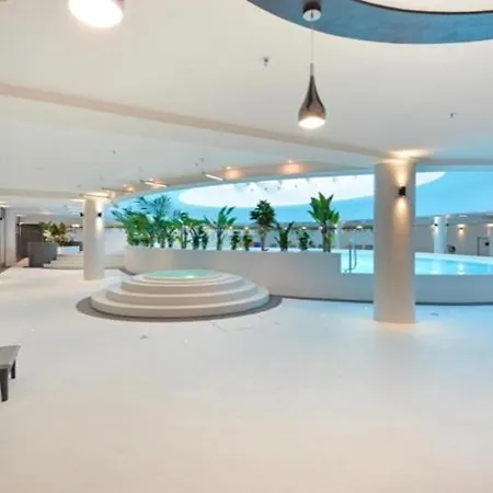 Hanza Tower Bohemia 23 Pool & Jacussi Daire *